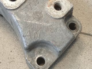 bontott VW GOLF V Váltó Tartó Bak (Pozíciófüggetlen)