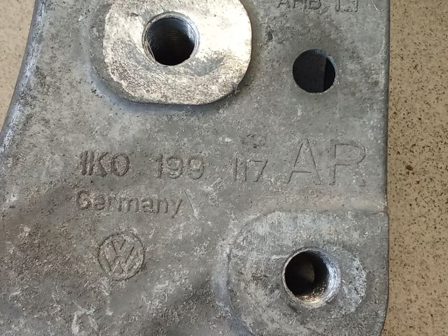 bontott VW GOLF V Váltó Tartó Bak (Pozíciófüggetlen)