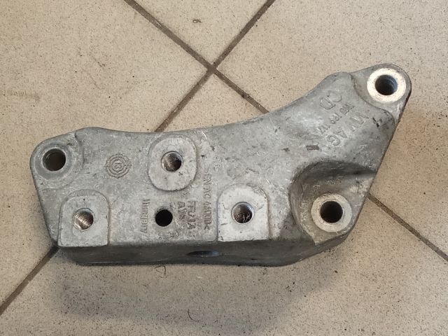 bontott VW GOLF V Váltó Tartó Bak (Pozíciófüggetlen)