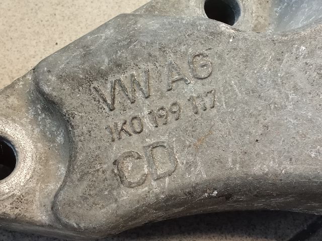 bontott VW GOLF V Váltó Tartó Bak (Pozíciófüggetlen)