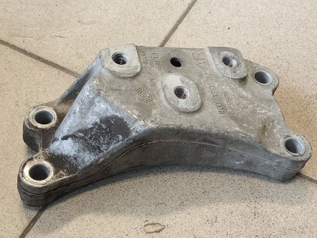 bontott VW GOLF V Váltó Tartó Bak (Pozíciófüggetlen)