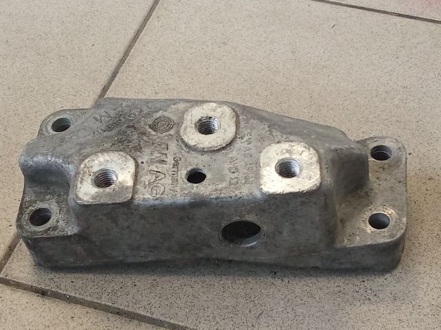 bontott VW GOLF V Váltó Tartó Bak (Pozíciófüggetlen)