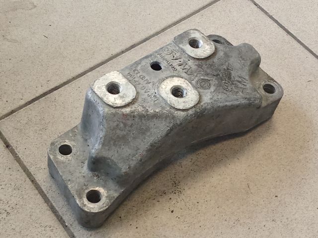 bontott VW GOLF V Váltó Tartó Bak (Pozíciófüggetlen)