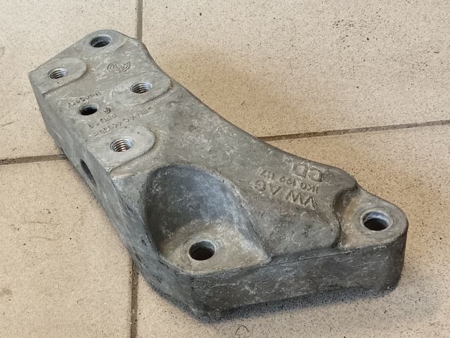 bontott VW GOLF V Váltó Tartó Bak (Pozíciófüggetlen)