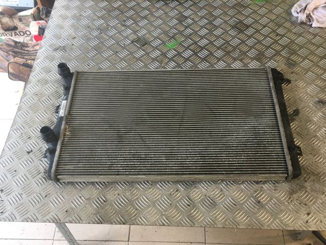 bontott VW GOLF V Vízhűtő Radiátor (Klímás)