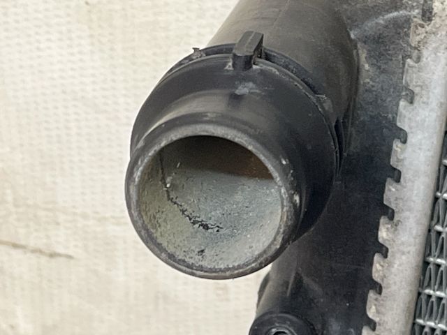 bontott VW GOLF V Vízhűtő Radiátor (Klímás)