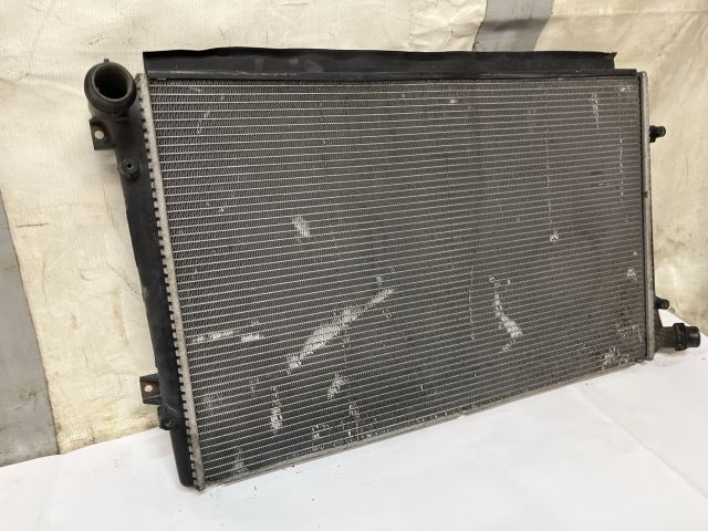 bontott VW GOLF V Vízhűtő Radiátor (Klímás)