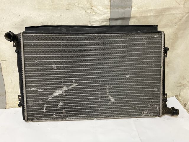 bontott VW GOLF V Vízhűtő Radiátor (Klímás)