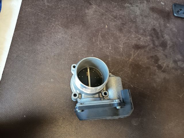 bontott VW GOLF V Fojtószelep (Elektromos)