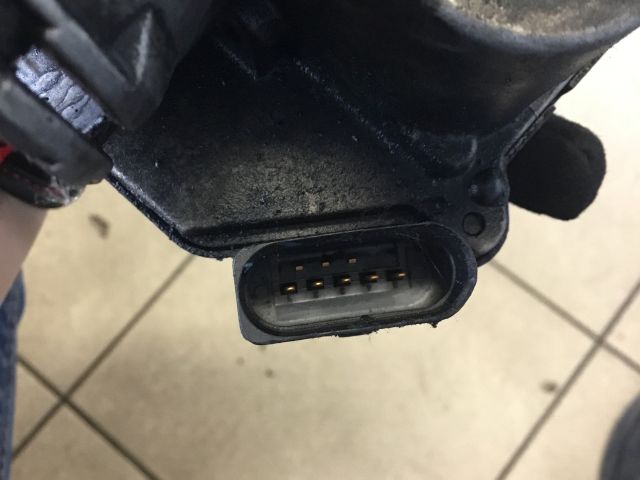 bontott VW GOLF V Fojtószelep (Elektromos)