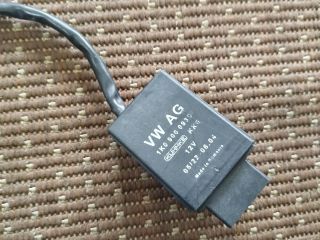 bontott VW GOLF V Üzemanyag Szivattyú Relé