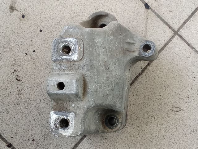 bontott VW GOLF V Váltó Tartó Bak (Pozíciófüggetlen)