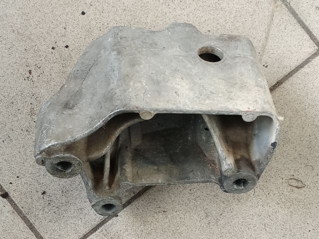 bontott VW GOLF V Váltó Tartó Bak (Pozíciófüggetlen)