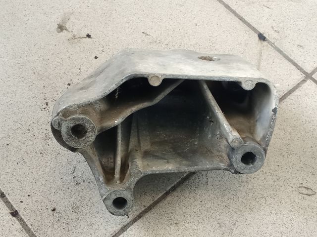 bontott VW GOLF V Váltó Tartó Bak (Pozíciófüggetlen)