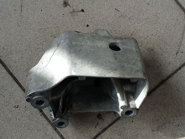 bontott VW GOLF V Váltó Tartó Bak (Pozíciófüggetlen)