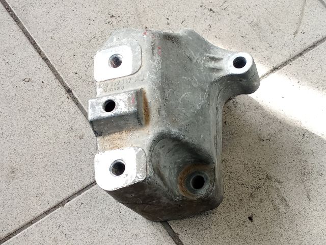 bontott VW GOLF V Váltó Tartó Bak (Pozíciófüggetlen)