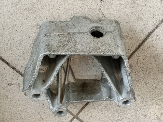 bontott VW GOLF V Váltó Tartó Bak (Pozíciófüggetlen)