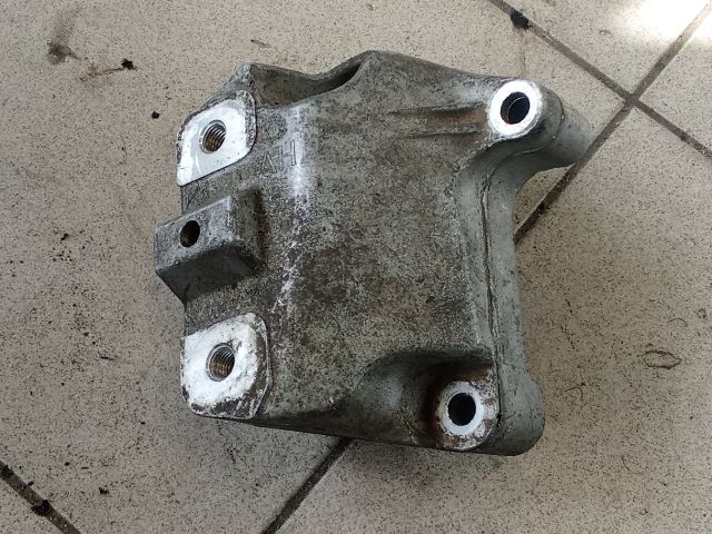 bontott VW GOLF V Váltó Tartó Bak (Pozíciófüggetlen)