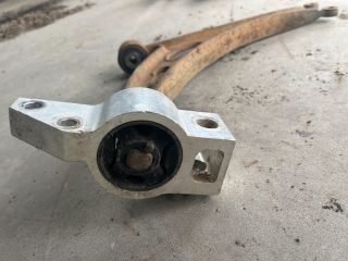 bontott VW GOLF V Bal első Lengőkar