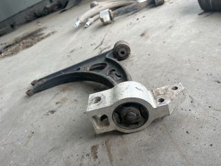 bontott VW GOLF V Bal első Lengőkar