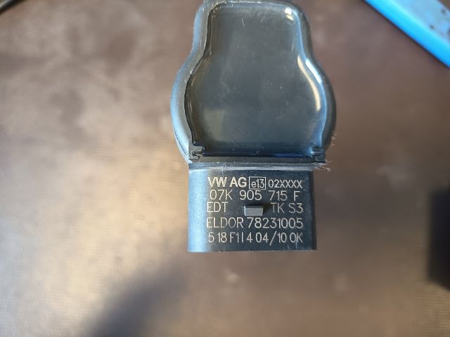 bontott VW GOLF V Gyújtótrafó