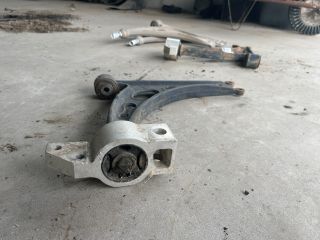 bontott VW GOLF V Jobb első Lengőkar