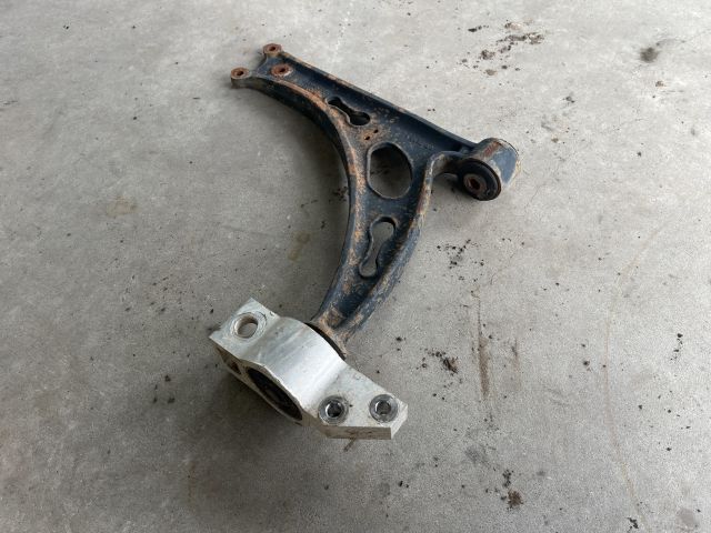 bontott VW GOLF V Jobb első Lengőkar