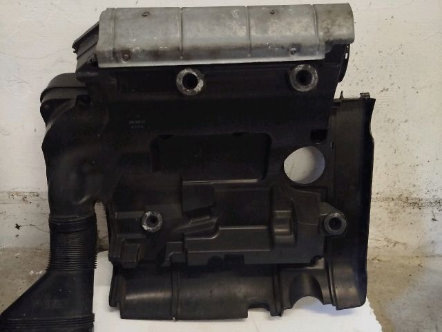 bontott VW GOLF V Légszűrő Ház