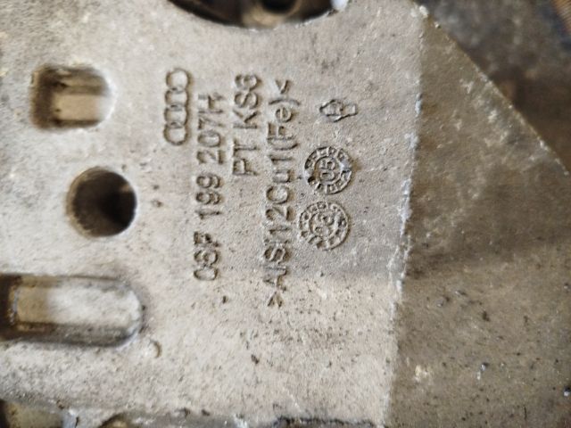 bontott VW GOLF V Motor Tartó Bak Bal