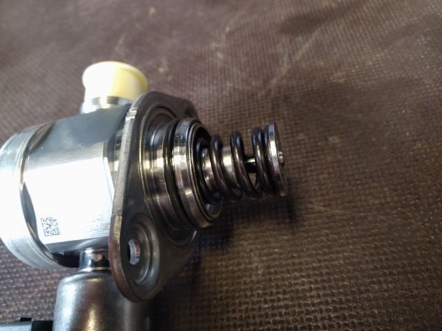 bontott VW GOLF V Nagynyomású Szivattyú