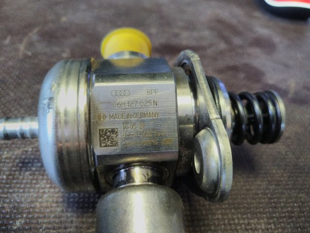 bontott VW GOLF V Nagynyomású Szivattyú