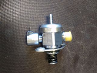 bontott VW GOLF V Nagynyomású Szivattyú