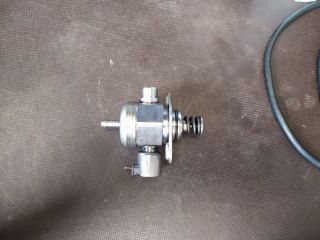 bontott VW GOLF V Nagynyomású Szivattyú