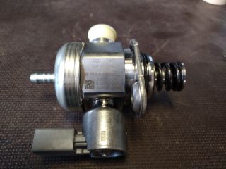 bontott VW GOLF V Nagynyomású Szivattyú