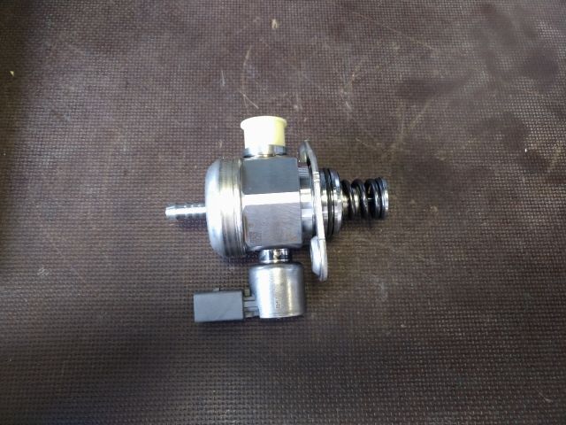 bontott VW GOLF V Nagynyomású Szivattyú