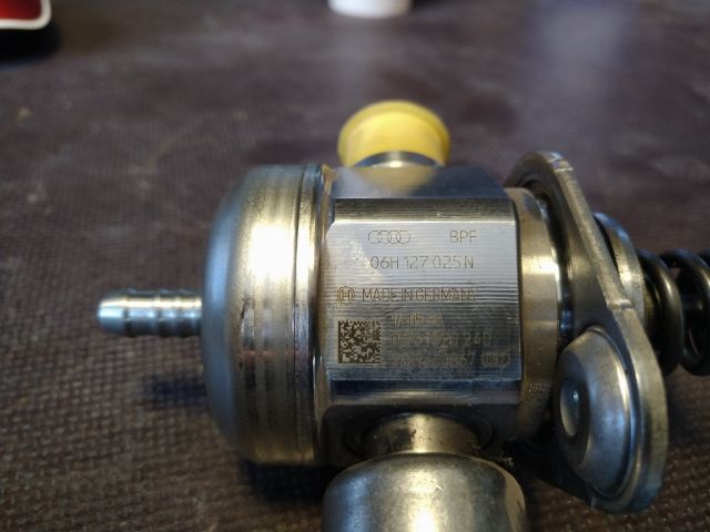 bontott VW GOLF V Nagynyomású Szivattyú