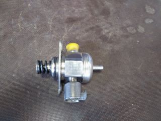 bontott VW GOLF V Nagynyomású Szivattyú