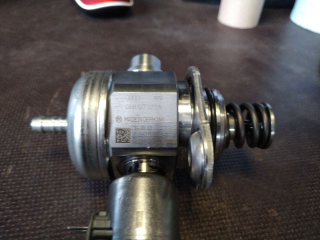 bontott VW GOLF V Nagynyomású Szivattyú