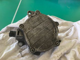 bontott VW GOLF V Vákumpumpa