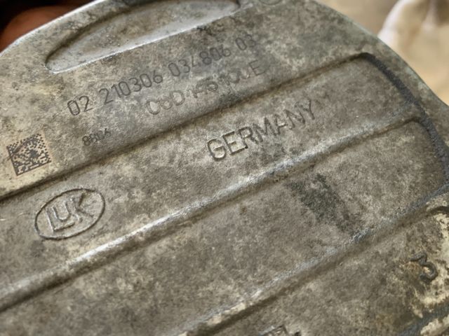 bontott VW GOLF V Vákumpumpa