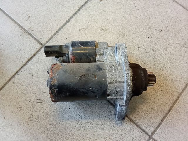 bontott VW GOLF V Önindító