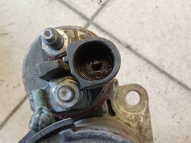 bontott VW GOLF V Önindító