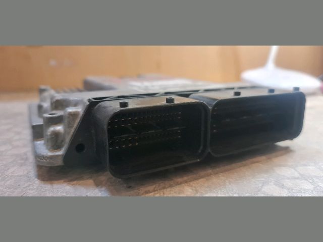 bontott VW GOLF V Motorvezérlő