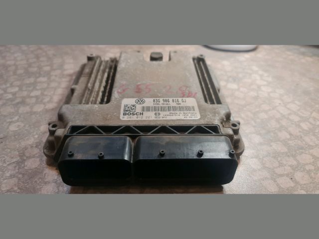 bontott VW GOLF V Motorvezérlő