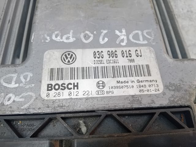 bontott VW GOLF V Motorvezérlő