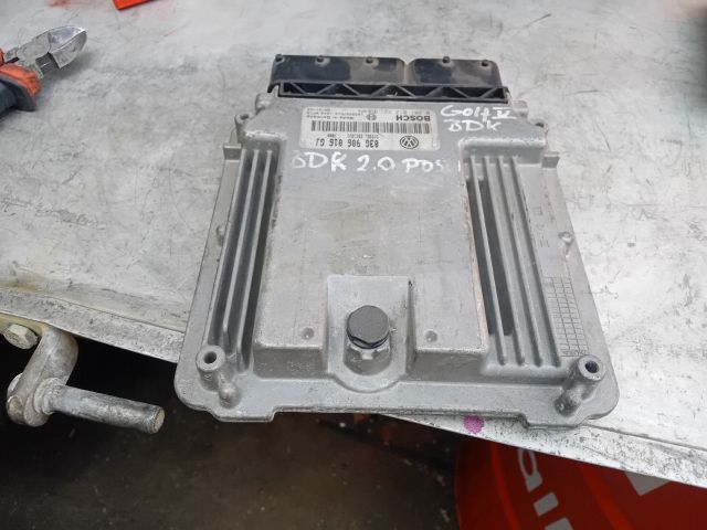 bontott VW GOLF V Motorvezérlő