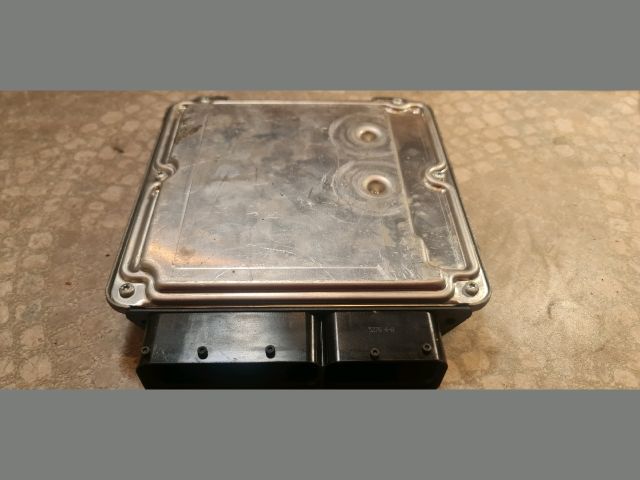 bontott VW GOLF V Motorvezérlő