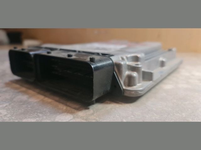 bontott VW GOLF V Motorvezérlő