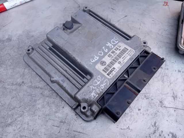 bontott VW GOLF V Motorvezérlő