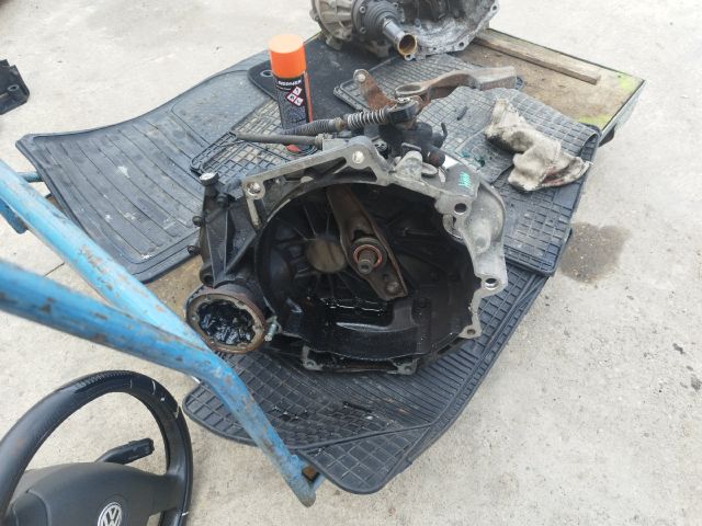bontott VW GOLF V Váltó (Mechanikus)